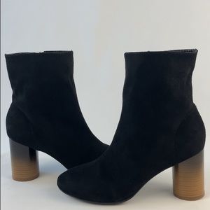 FOREVER 21 BLACK Faux Suede Ankle Boots 3” Round Brown Heel Size 6 - Barely Used